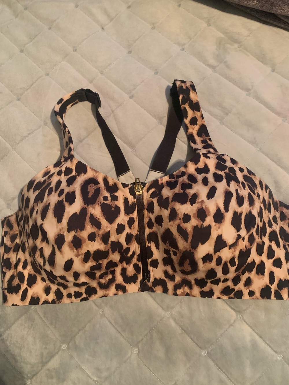 Victoria's Secret knockout sports Leopard-Print Front Zip Bra - Tan & Black